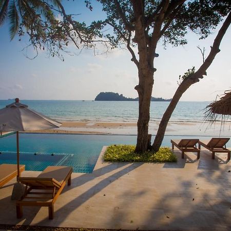 The Nest Private Beach Resort Чумфон Екстериор снимка