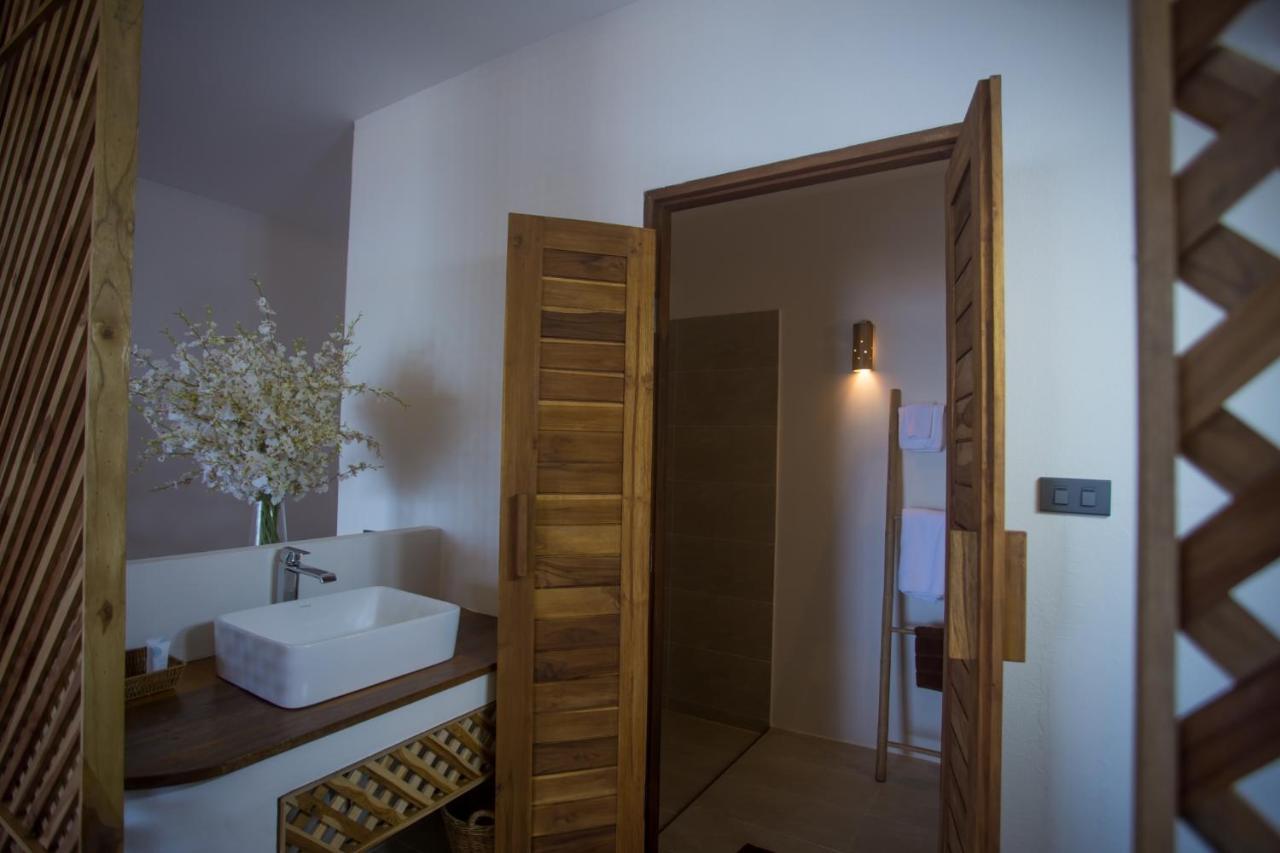 The Nest Private Beach Resort Чумфон Екстериор снимка