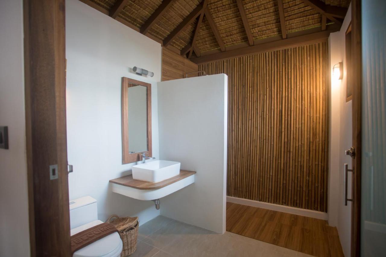The Nest Private Beach Resort Чумфон Екстериор снимка